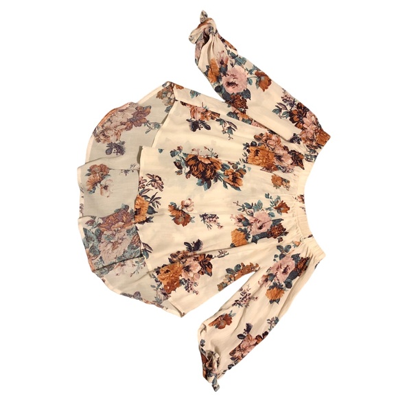 Romantic Floral Blouse - Picture 8 of 8